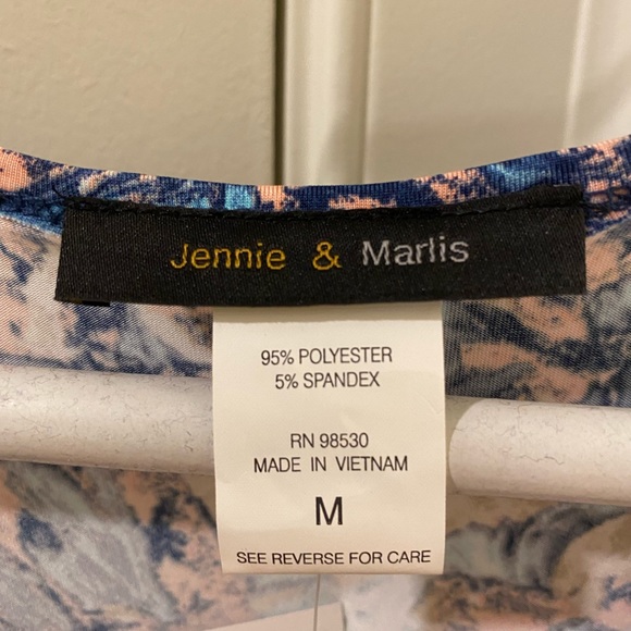 Women’s Shell Top; Size Medium; Blue and Pink; NWT - Picture 3 of 4